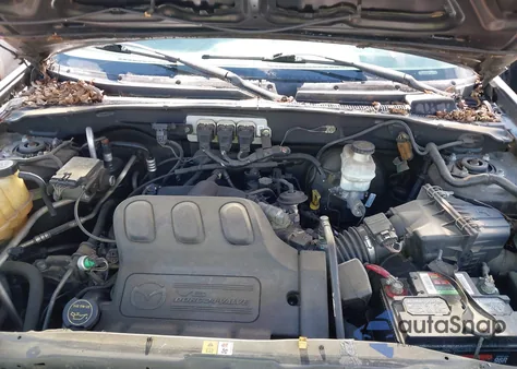 2005 Mazda Tribute S from USA, damaged, VIN 4F2YZ04175KM29269